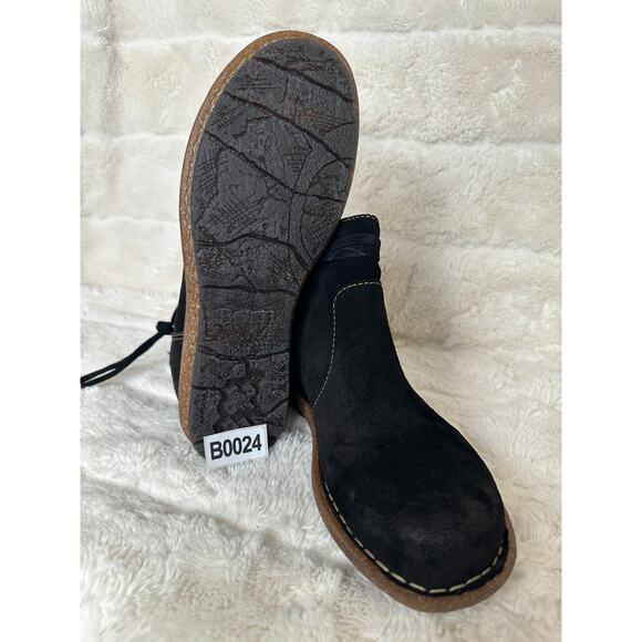 Born Tarkiln Booties Suede Black 8 women’s - Picture 6 of 6